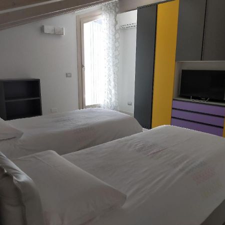Sweet Dream Deluxe Apartment Sirmione Exteriör bild