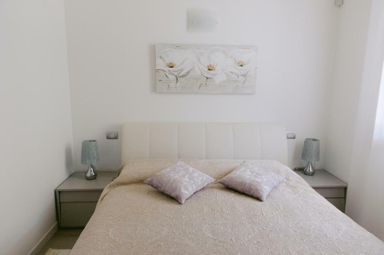 Sweet Dream Deluxe Apartment Sirmione Exteriör bild