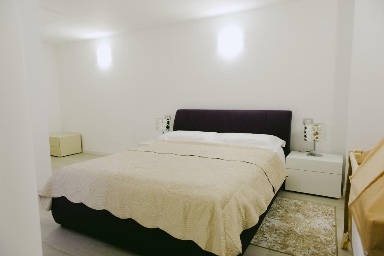 Sweet Dream Deluxe Apartment Sirmione Exteriör bild